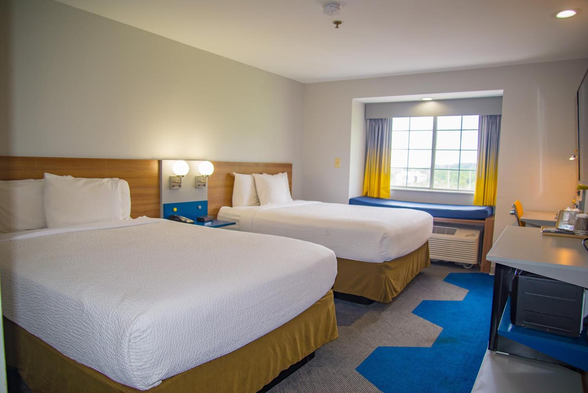 Microtel Inn & Suites By Wyndham Дафне Экстерьер фото