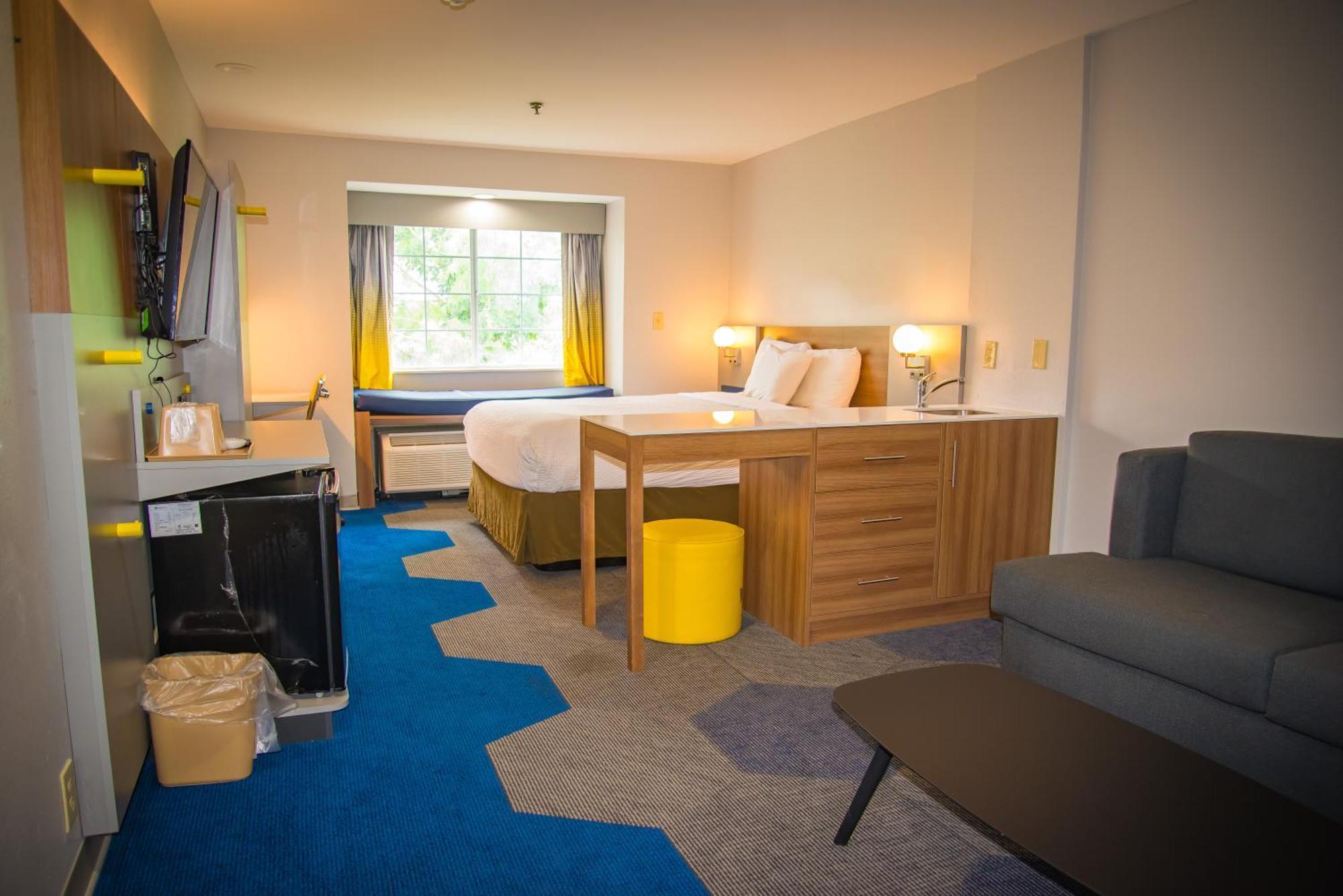 Microtel Inn & Suites By Wyndham Дафне Экстерьер фото